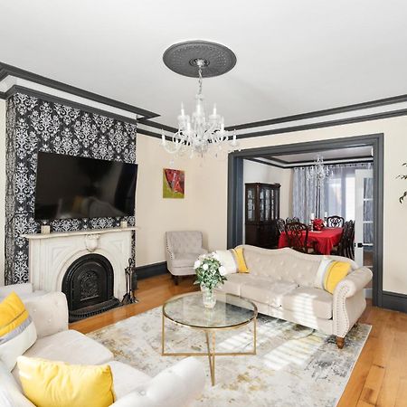 Centennial 6-Bedroom Waterfront Palace Sleeps 14 مونتريال المظهر الخارجي الصورة