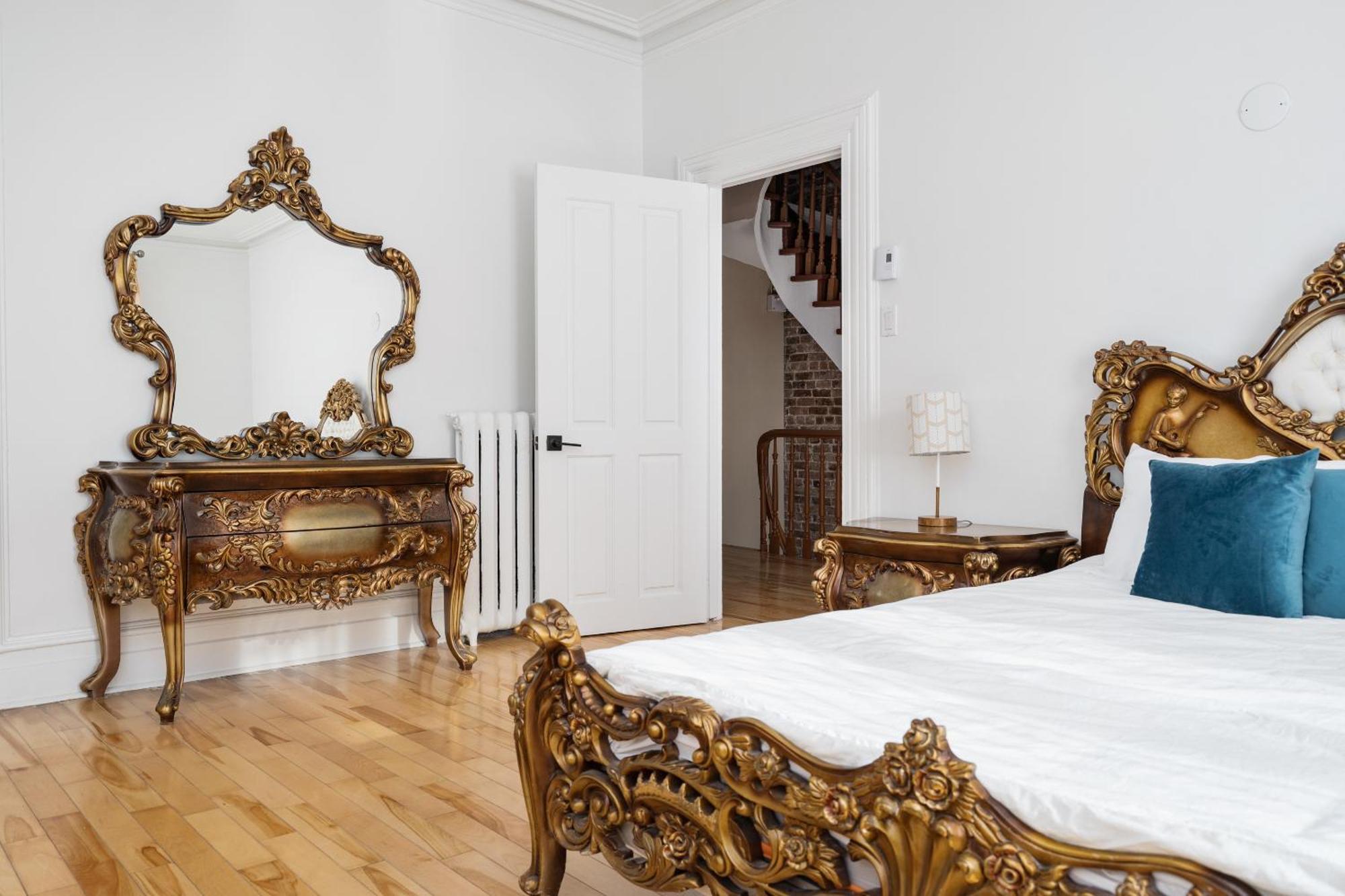 Centennial 6-Bedroom Waterfront Palace Sleeps 14 مونتريال المظهر الخارجي الصورة